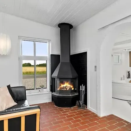 Сasa de vacaciones Lovely House By The Water With Cozy Courtyard Thyholm